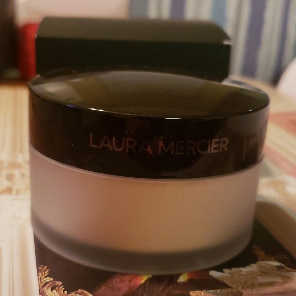 Laura Mercier Translucent Loose Setting Powder
